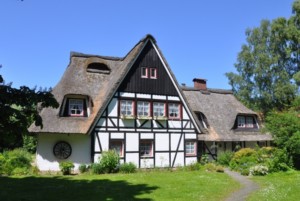 Fachwerk - Reetdach - Haus mit großem Grundstück